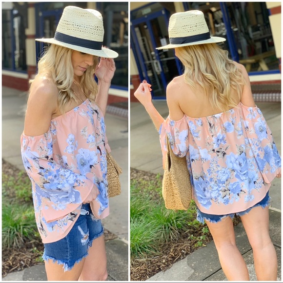 ✨LAST ONE✨Blush floral off shoulder top - Picture 3 of 8
